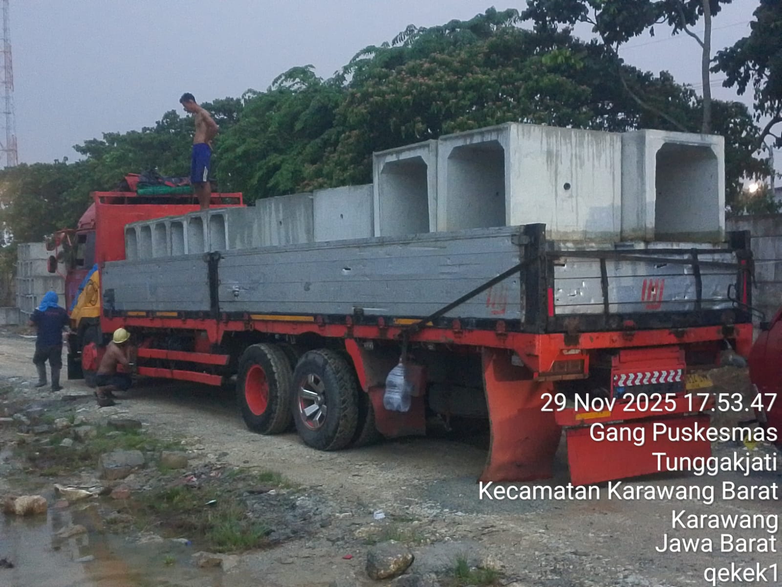 Pengiriman Material Saluran Beton U-Ditch 50x60x120cm